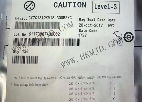메모리용 IC CY7C1312KV18-300BZXC 1.8V 동시에 일어나는 배관연결된 SRAMs CY7C1312 FBGA165