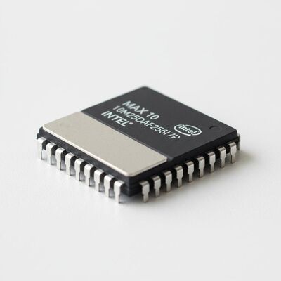MAX 10 FPGA 10M25DAF256I7P 필드 프로그래밍 가능한 게이트 어레이 프로그래밍 가능한 논리 칩
